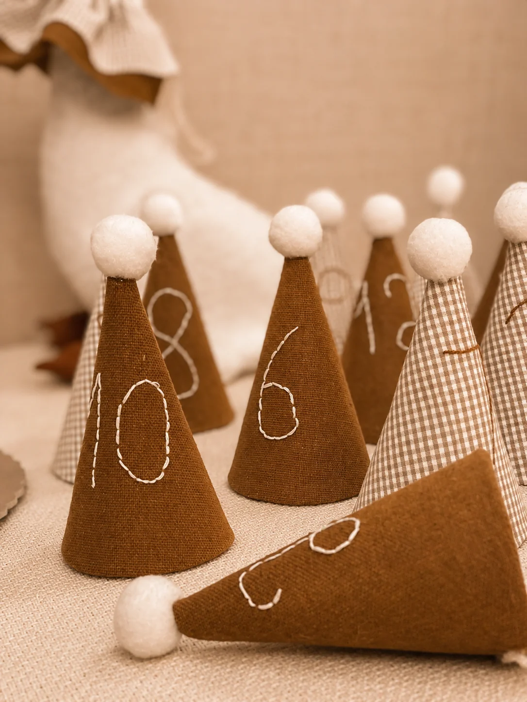 12 mini chapéus mesversário